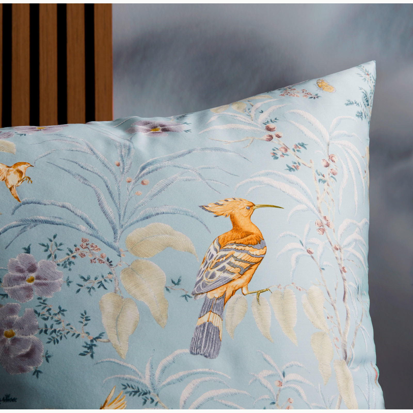 Fleuresse Black Premium Schweizer Satin Bettwäsche mit Uni Wendeseite hellblau